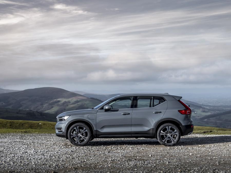  Volvo XC40 T5 Plug-in Hybrid Inscription 2002 года  (UK) (фото 37 из 40)